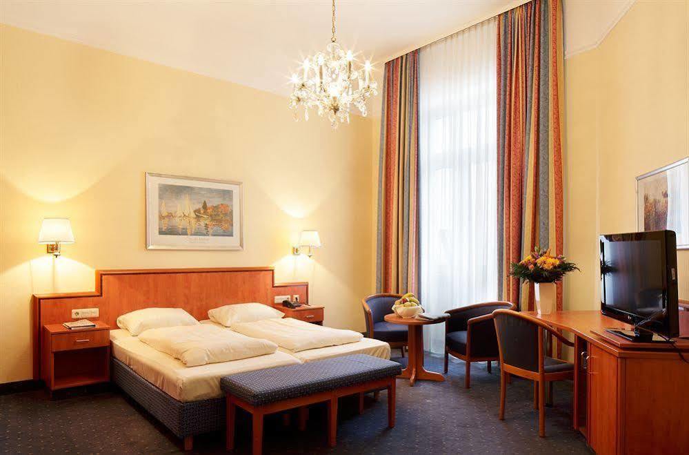 เซ็นโทร โฮเต็ล เนชั่นแนล แฟรงค์เฟิร์ตซิตี้ Hotel Frankfurt am Main ภายนอก รูปภาพ